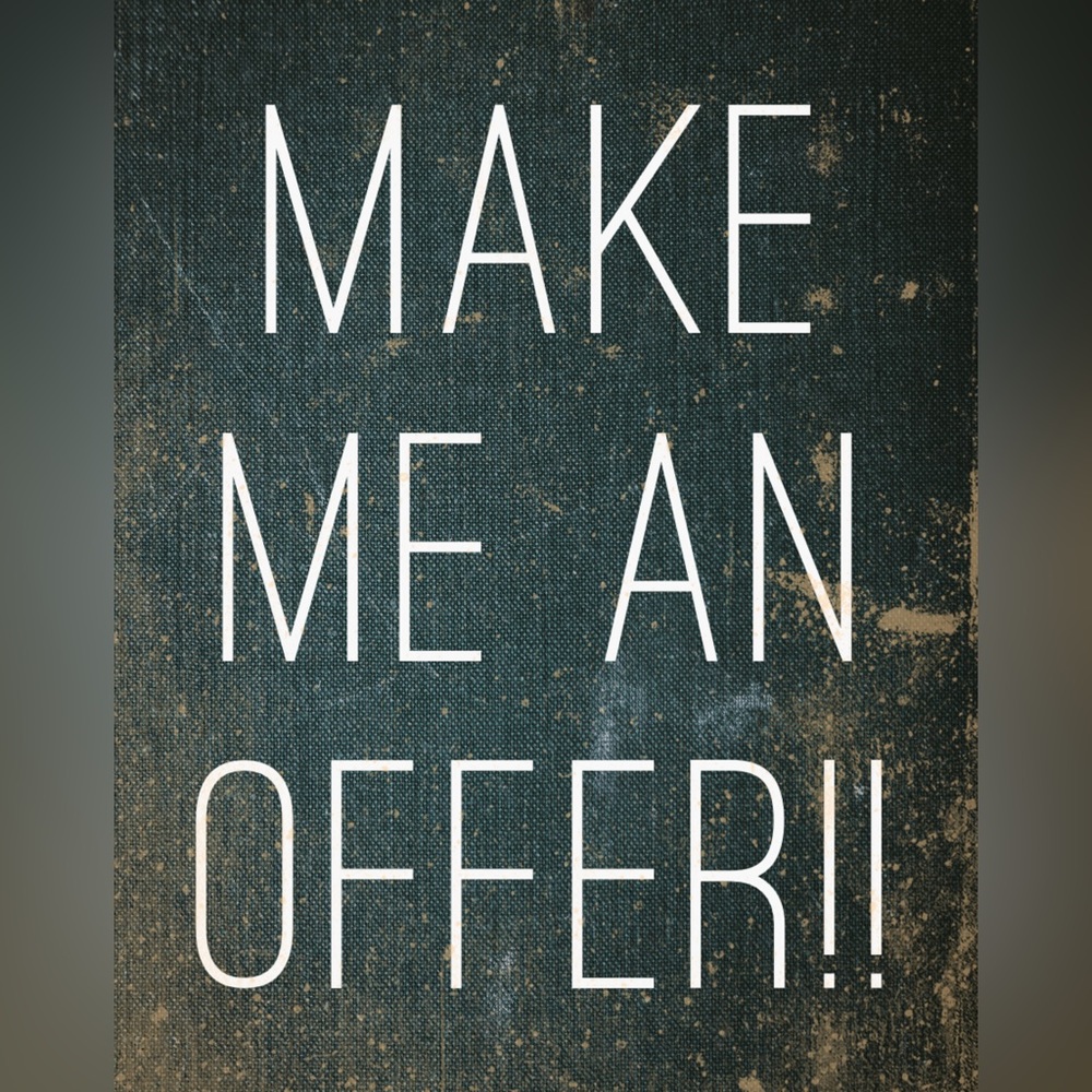 All Reasonable Offers Welcomed! 🖤